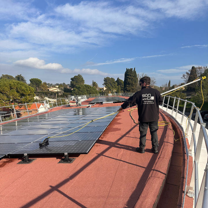 maintenance-centrale-photovoltaique-solaire-installation-photovoltaique-entretien-sun-and-go-grasse-toiture-photovoltaique